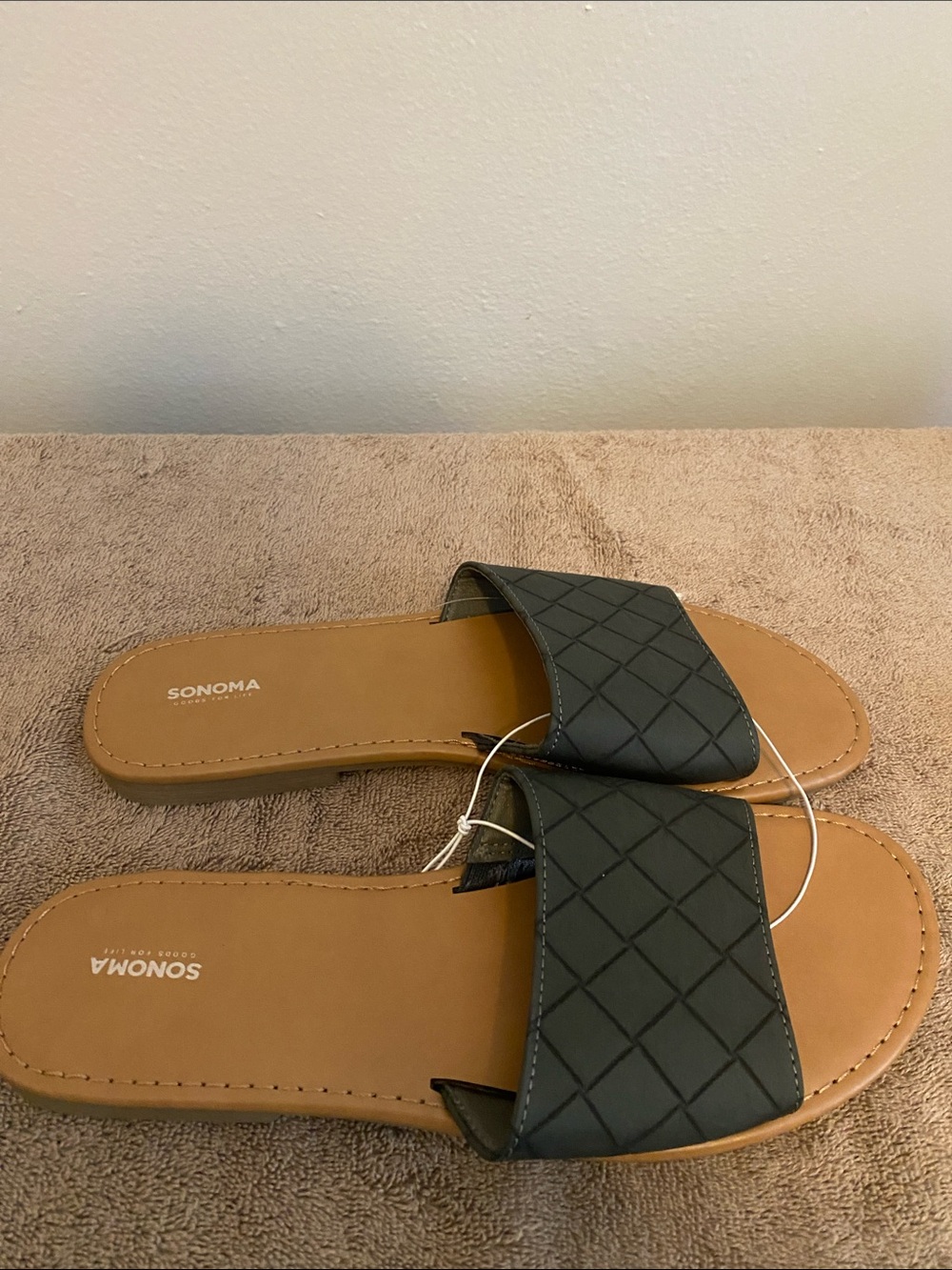 Sandals - Picture 5 of 5